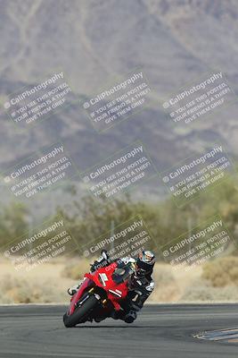 media/Oct-30-2025-Racers Edge (Thu) [[dabbdaf680]]/3-B Group/Session 5 (Turn 6)/